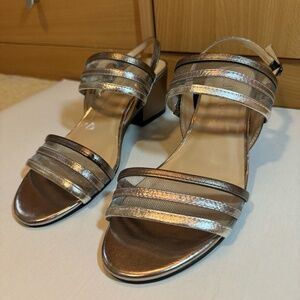 Vintage J Reneé Silver Sling-back Heel Size 6
